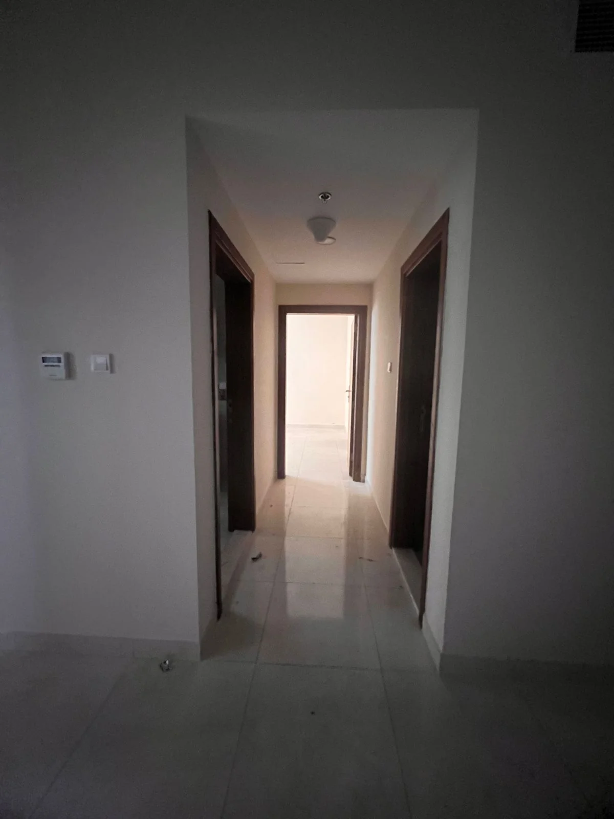 شقة غرفه و صالة في المجاز 3 الشارقة  | تشطيب كامل + مطبخ + 2 حمام