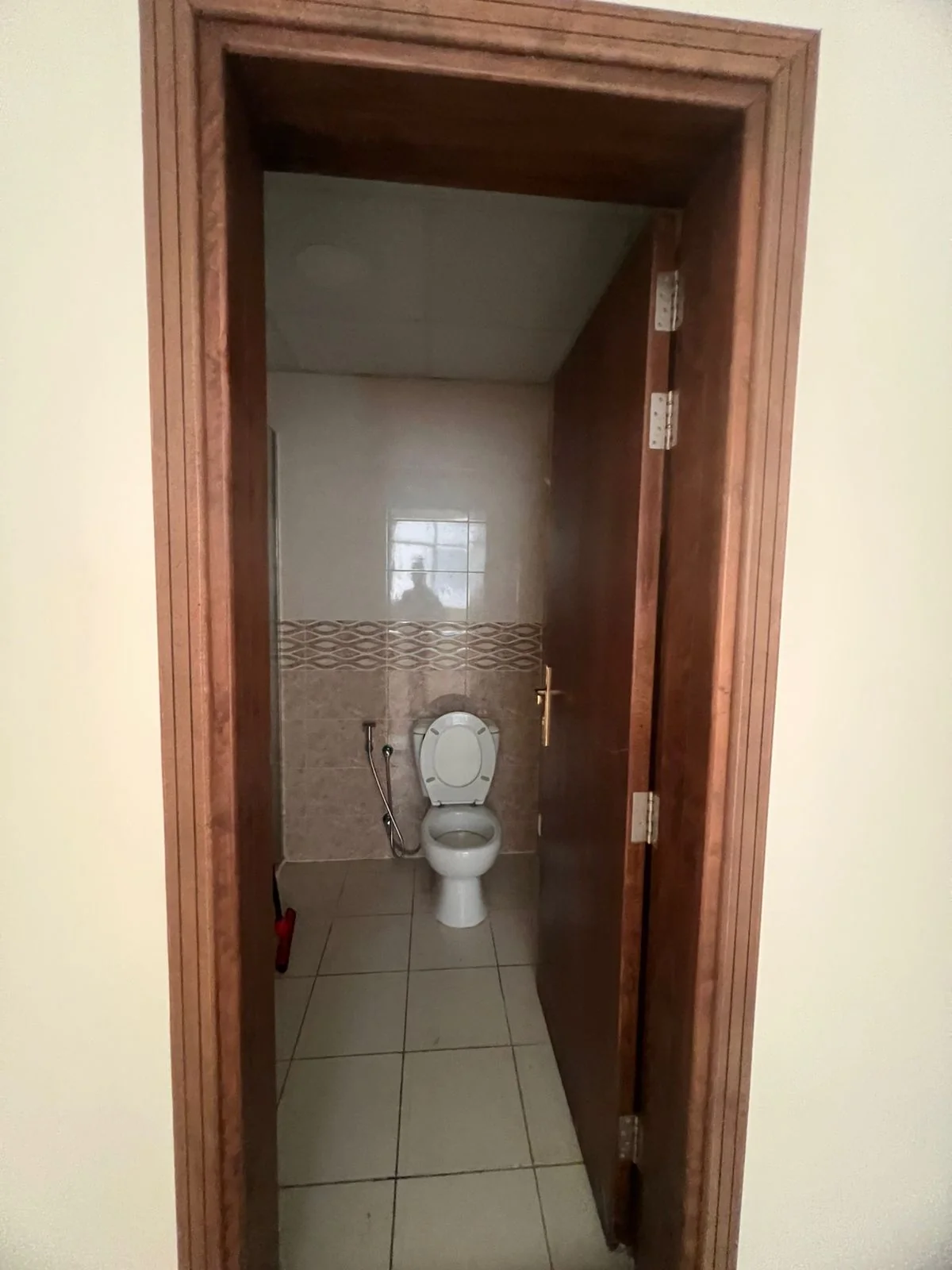 شقة غرفه و صالة في المجاز 3 الشارقة  | تشطيب كامل + مطبخ + 2 حمام