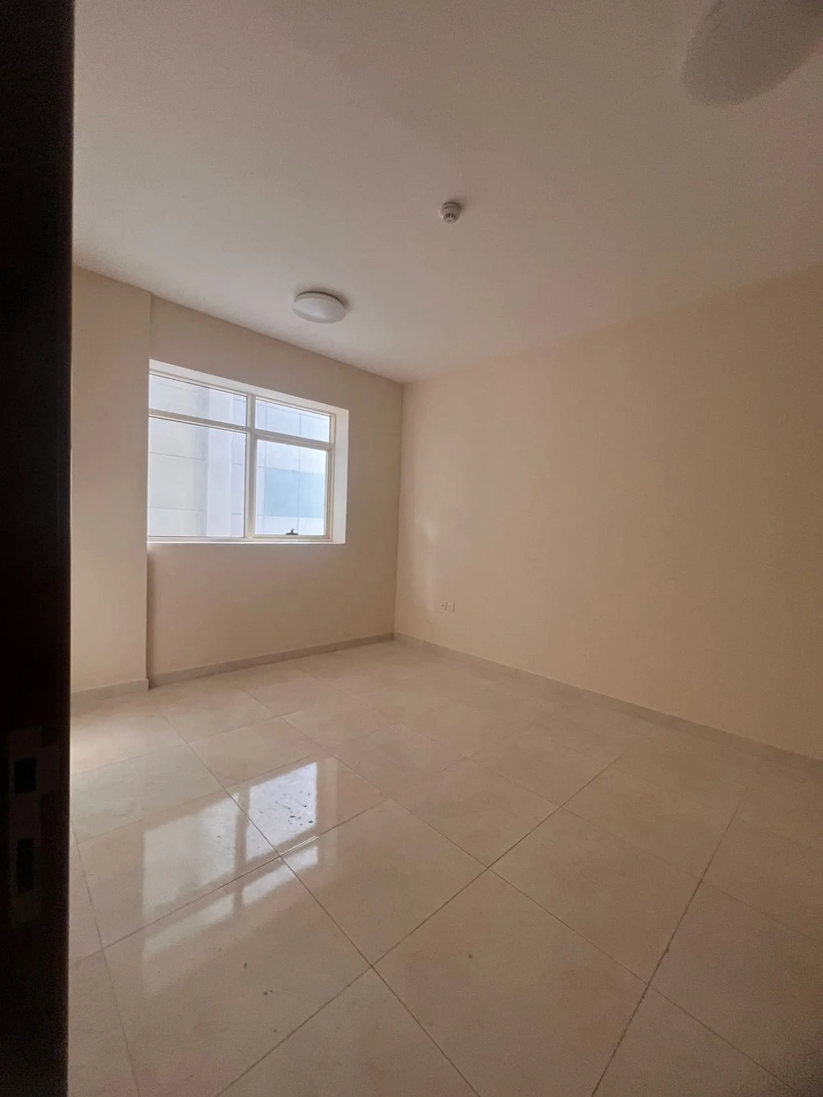 شقة غرفه و صالة في المجاز 3 الشارقة  | تشطيب كامل + مطبخ + 2 حمام