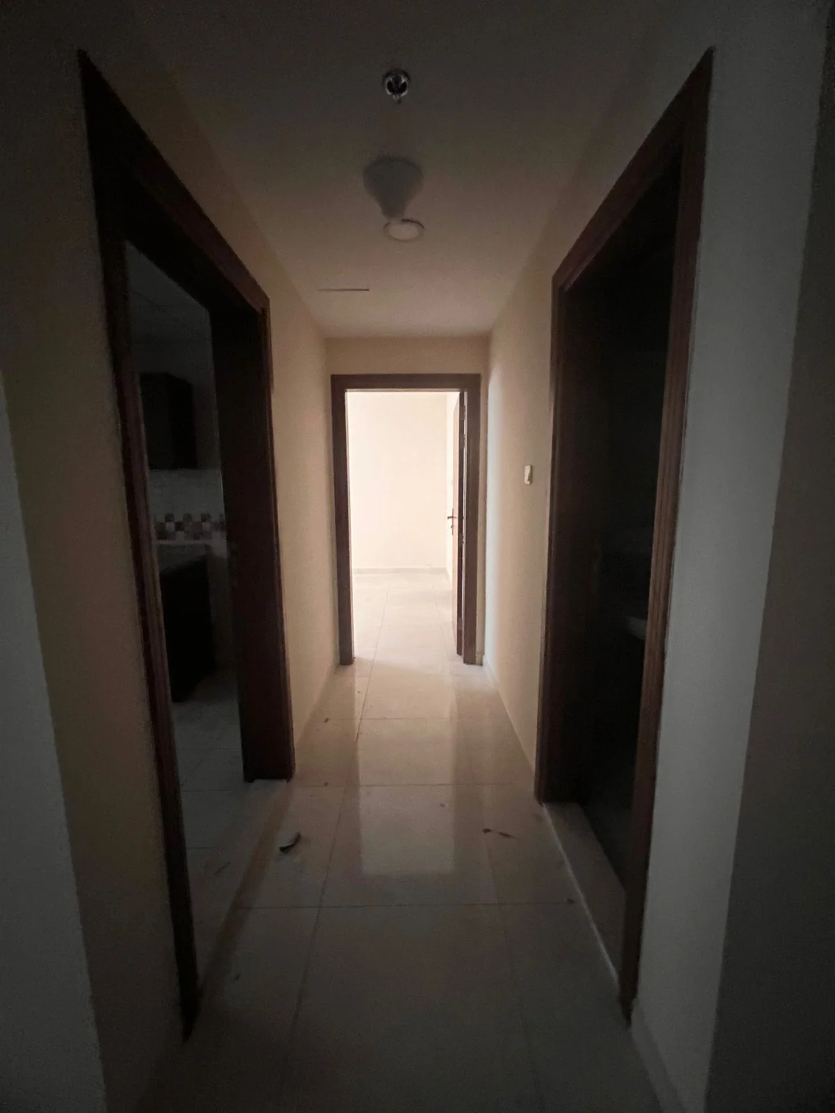 شقة غرفه و صالة في المجاز 3 الشارقة  | تشطيب كامل + مطبخ + 2 حمام